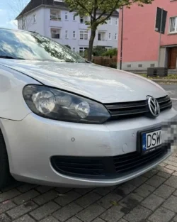 Uszkodzony samochód Golf V Variant po kolizji w Essen - Rzeczoznawca JOKO