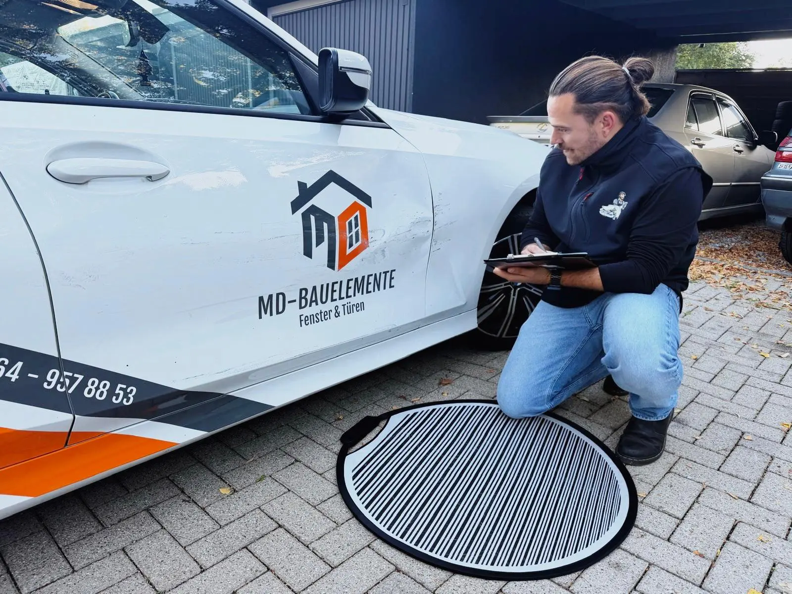 Kfz-Gutachter JOKO bei einer Fahrzeugbegutachtung in Haltern am See